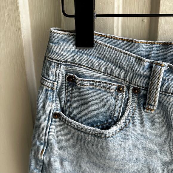 J Crew Essential Straight Jean in All-Day Stretch - Picture 4 of 10